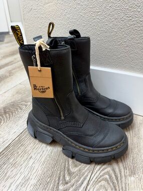 NWT Dr. Martens DMXL RIGGER LEATHER BOOTS Women Size 6